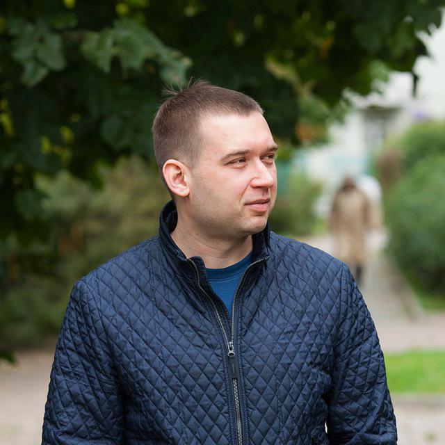 Дмитрий Леонов